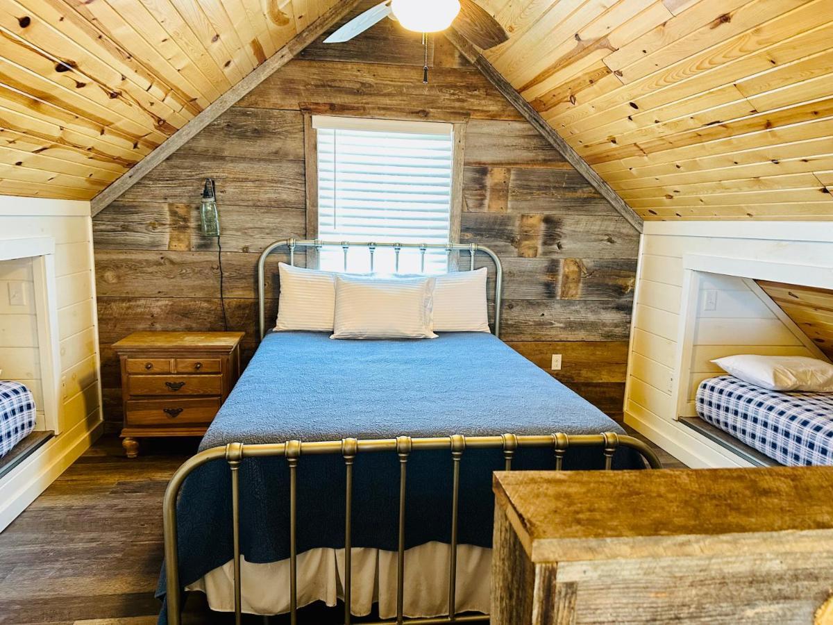 Knotty Squirrel Cabins Mountain View Exteriör bild